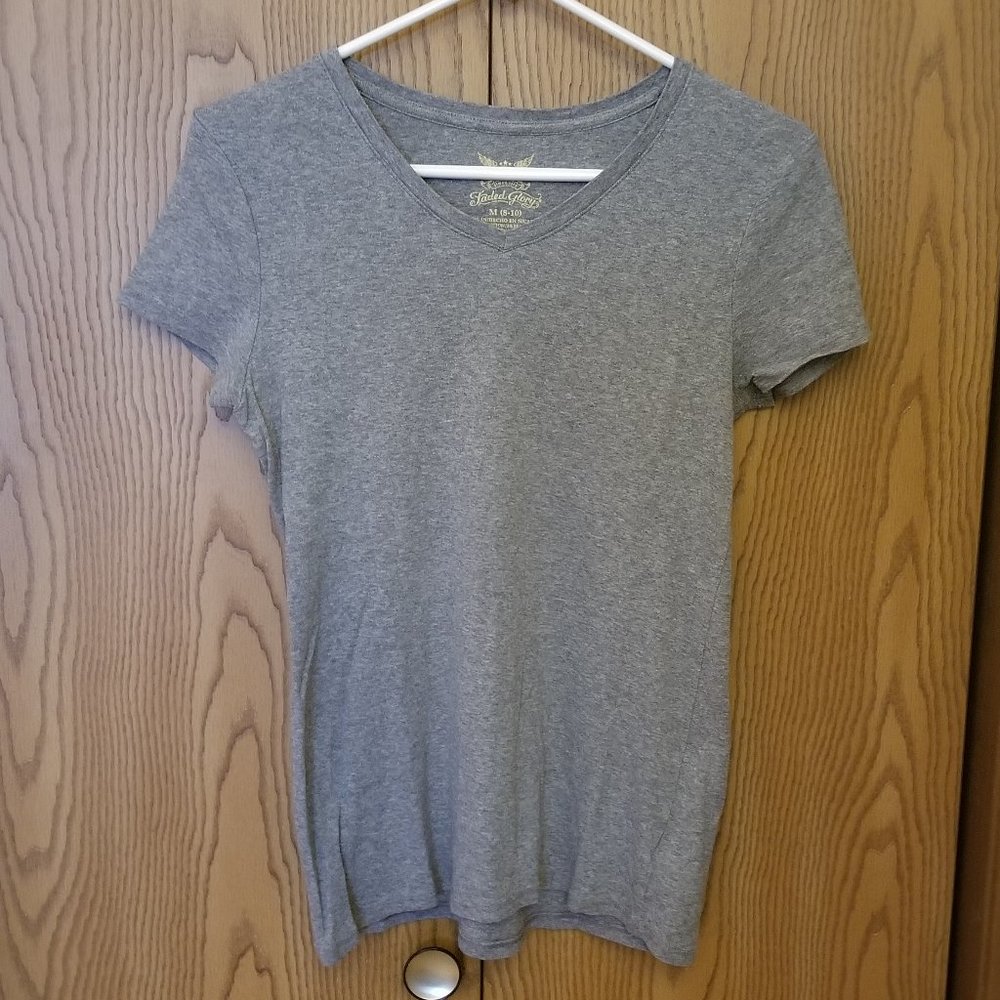 ❤️ Women's Faded Glory Gray V-neck Short Sleeve T-shirt